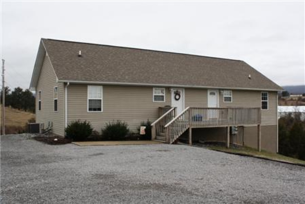 976 Forge Ridge Rd. Unit 1, Harrogate, Tennessee 37752, 2 Bedrooms Bedrooms, ,1 BathroomBathrooms,Apartment,For Rent,Forge Ridge Rd.,1007