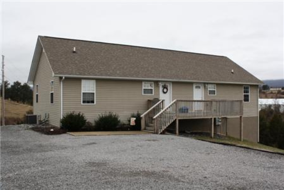 976 Forge Ridge Rd. Unit 3, Harrogate, Tennessee 37752, 2 Bedrooms Bedrooms, ,1 BathroomBathrooms,Apartment,For Rent,Forge Ridge Rd.,1009